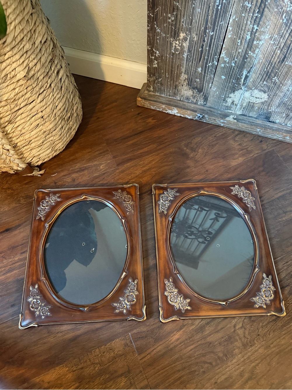 Pair Of Vintage HOMCO Faux Wood Frames 1970s-1980s